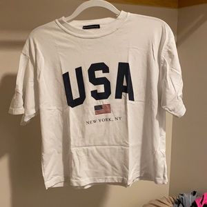 BRANDY MELVILLE CROPPED USA T SHIRT